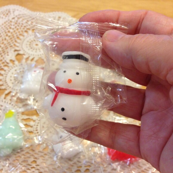 Squishy Christmas fun! A dozen little sqish toys. - Picture 4 of 6